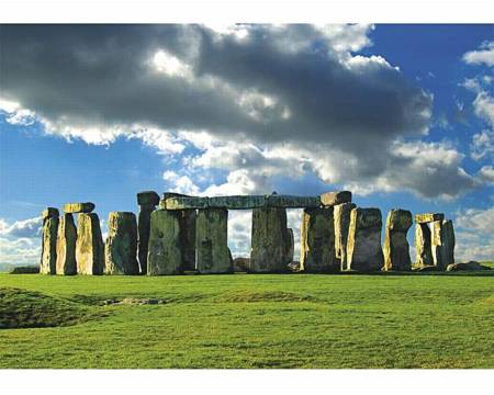 Wooden Jigsaw Puzzle - Stonehenge (8243) - 250 Pieces Wentworth